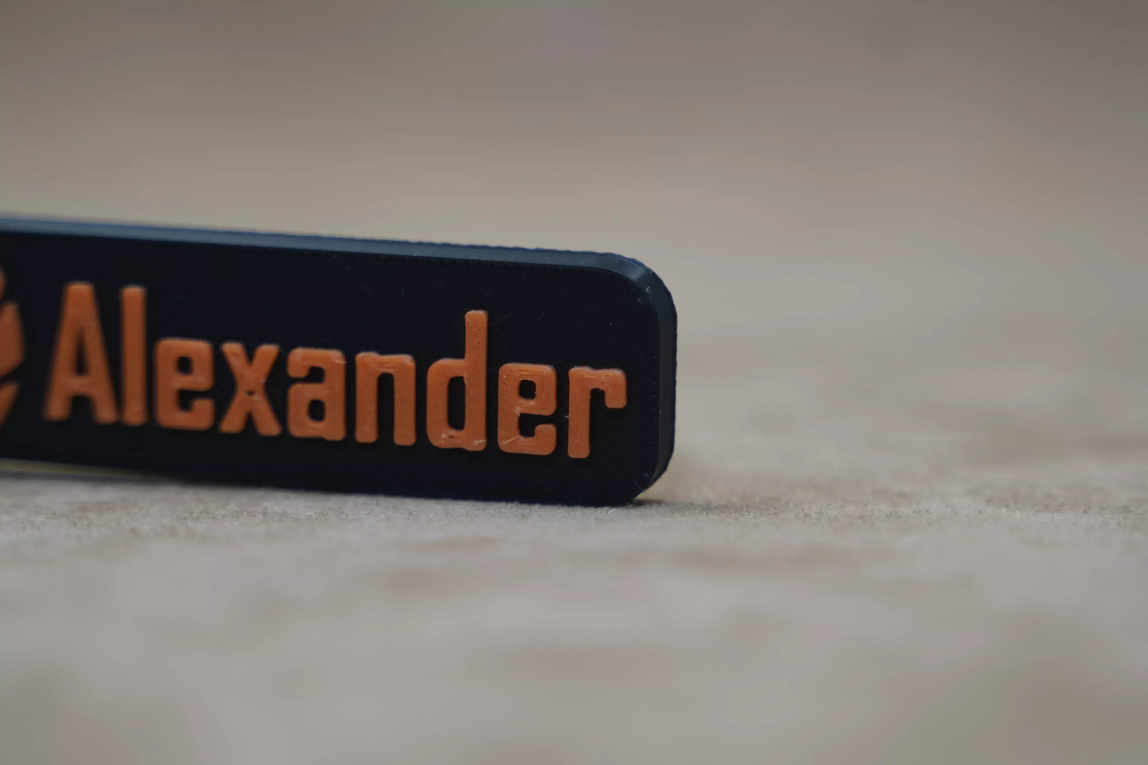 Personalised basketball keychain featuring the name Alexander in stylish lettering
