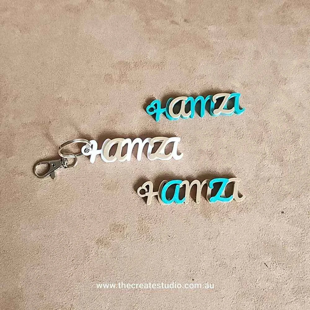 Personalised keychain with name in turquoise and white, ideal for unique gifts